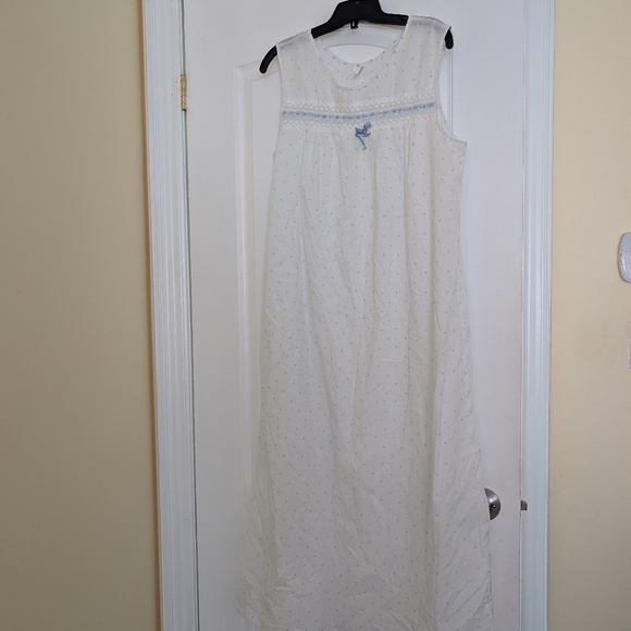 Vintage White And Blue Nightie Size Large Made In Canada - Picture 2 of 7